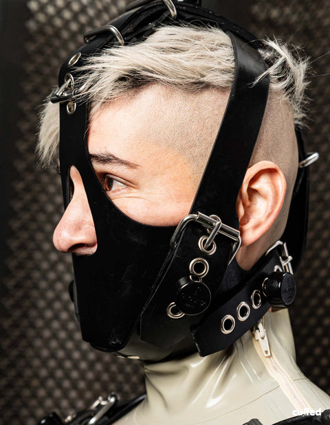 rubstraints muzzle CLOSED