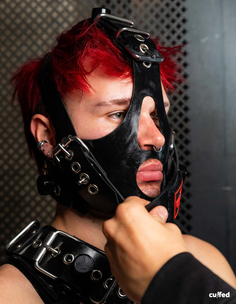 rubstraints muzzle OPEN