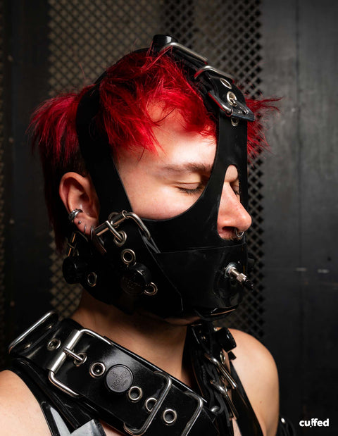 rubstraints muzzle OPEN