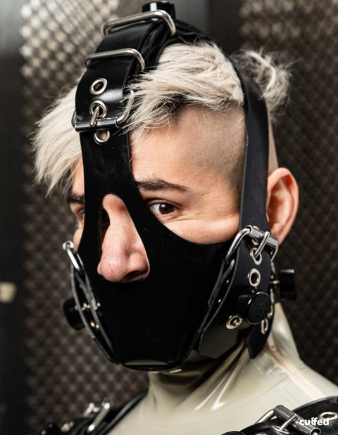 rubstraints muzzle CLOSED