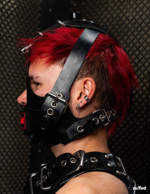 rubstraints muzzle OPEN