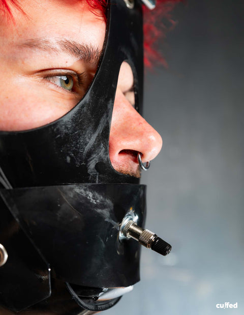 rubstraints muzzle OPEN